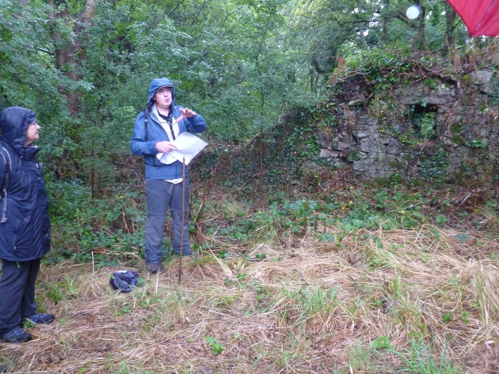 Jean-René explique l'hstoire de cette ancienne maison d'habitation de Kerhars